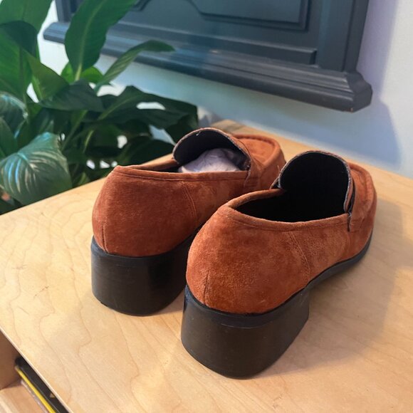 Vintage Burnt Orange Suede Pumps (8.5) - Picture 2 of 4